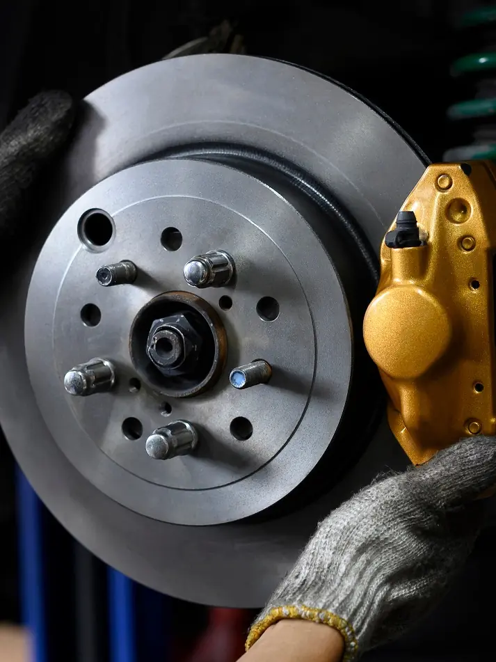 Servicii de mecanică auto și reparații profesionale